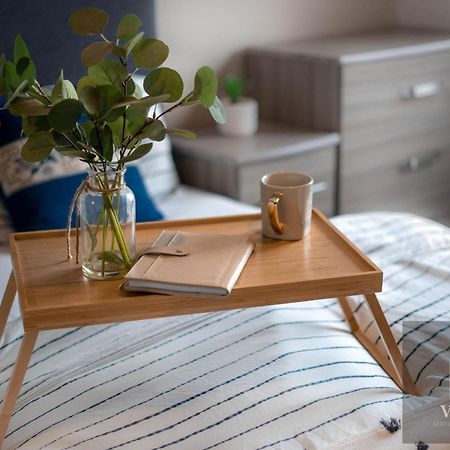 1 Bed House , Free Wifi,Free Parking,Leasure,Business Appartement Swansea Buitenkant foto