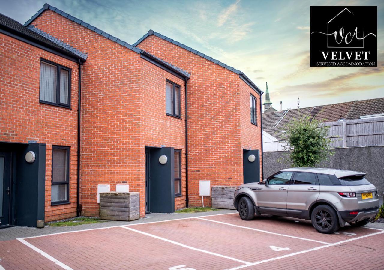 1 Bed House , Free Wifi,Free Parking,Leasure,Business Appartement Swansea Buitenkant foto