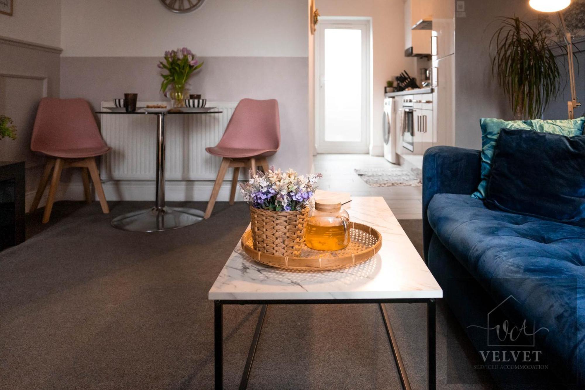 1 Bed House , Free Wifi,Free Parking,Leasure,Business Appartement Swansea Buitenkant foto
