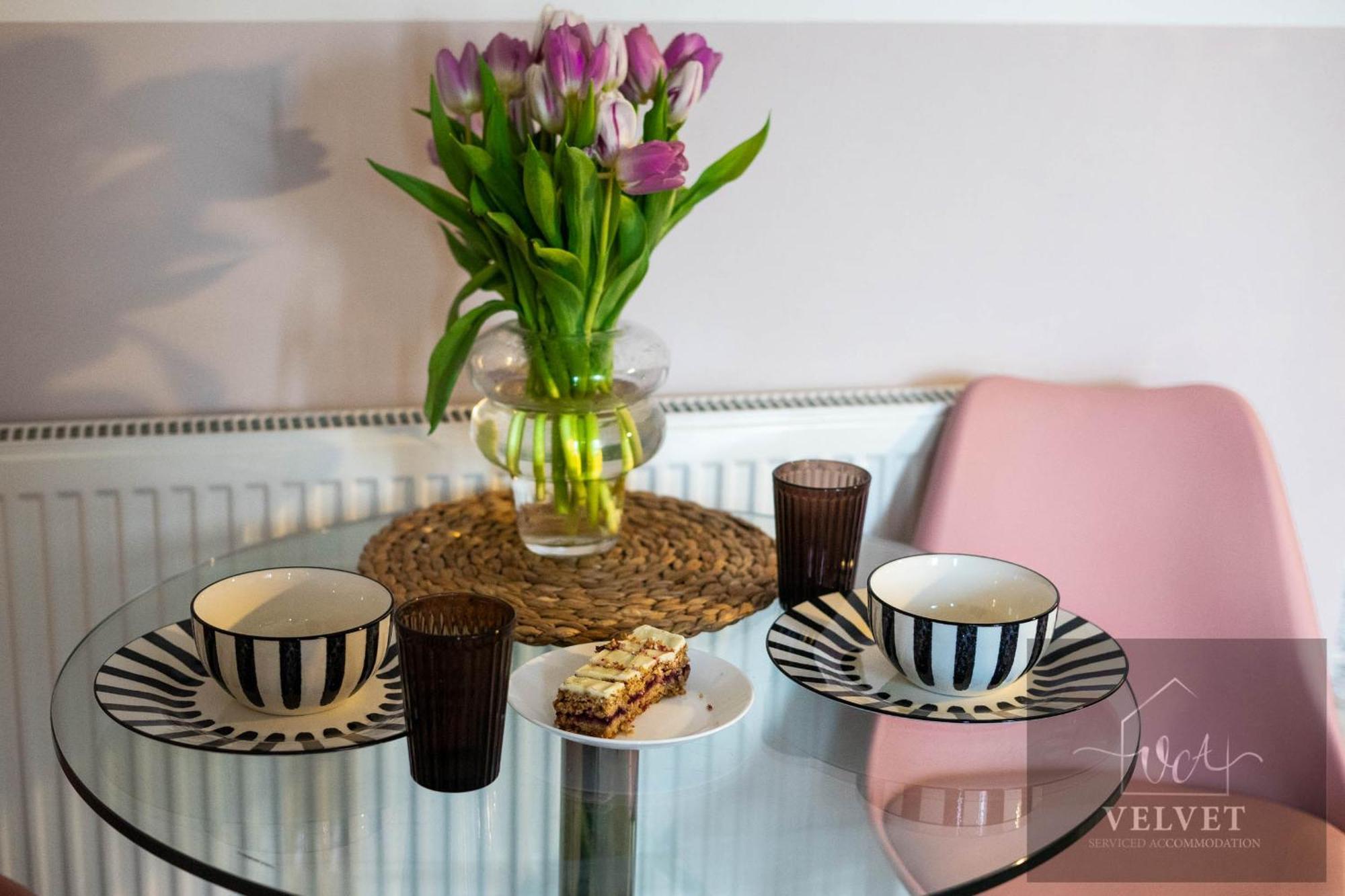 1 Bed House , Free Wifi,Free Parking,Leasure,Business Appartement Swansea Buitenkant foto